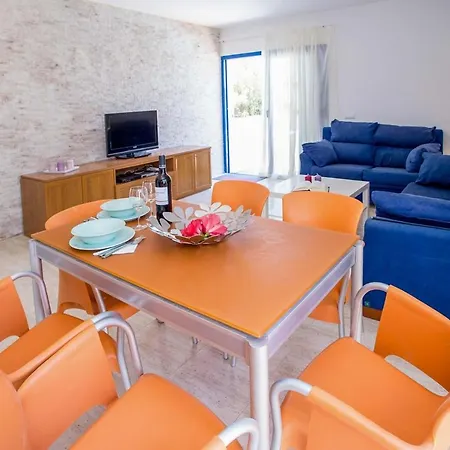 Playa Blanca Sleeps 4 Wifi Villa Playa Blanca (Lanzarote)