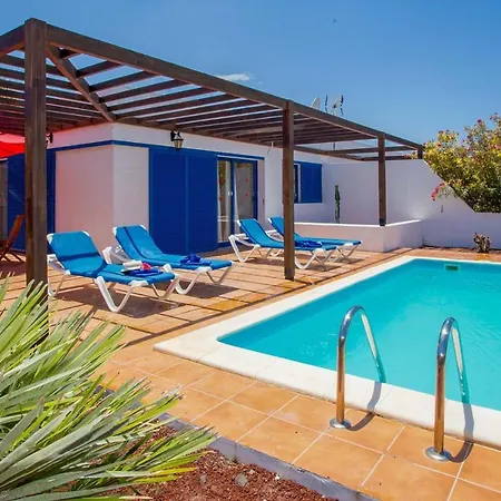 Playa Blanca Sleeps 4 Wifi *